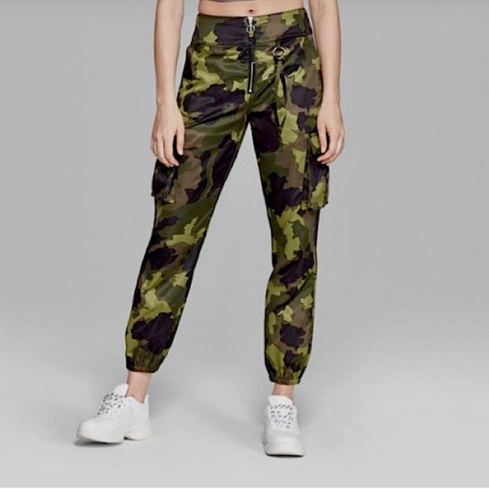 Wild Fable Army Cargo Pants - Women’s 
Color: Green | Size: 0